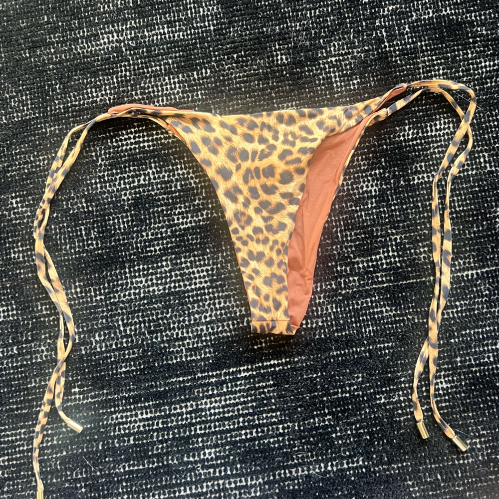 Monday Swimwear Palma bottom Jaguar size M